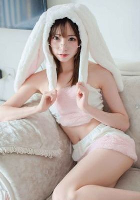 双姝艳三级无删减