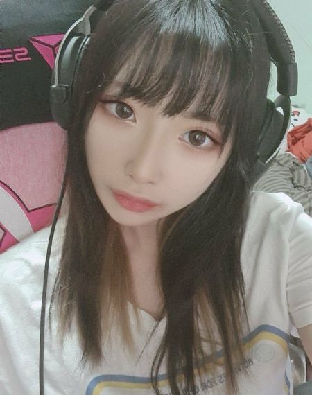 玉蒲团1