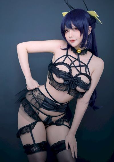 从天而降的女孩子从二楼掉下来了