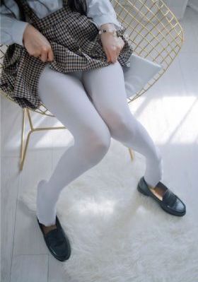 女同桌脱给我揉