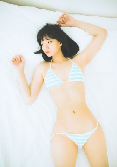 年轻秘书