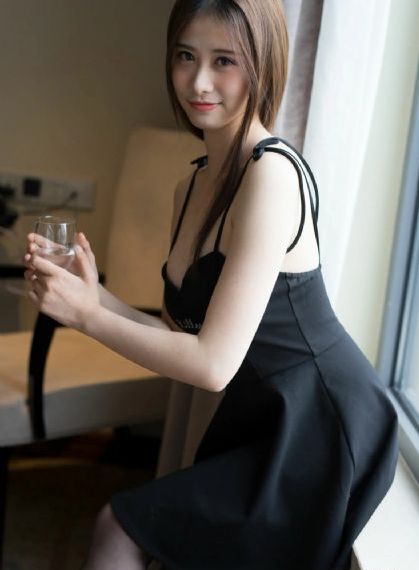 诱人的主妇hd语中字美丽的少妇