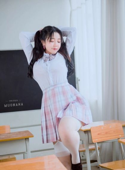 让娇妻尝试两根一起进3p视频