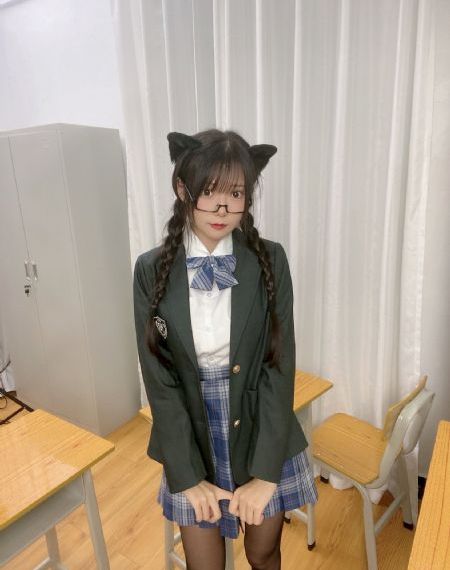 性转后被三个室友操满了(np)