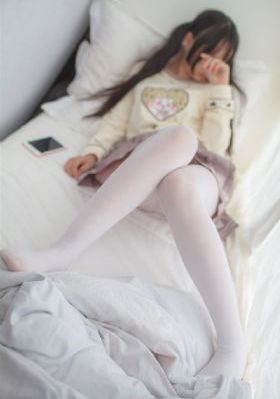 从后面挺进朋友未婚妻视频