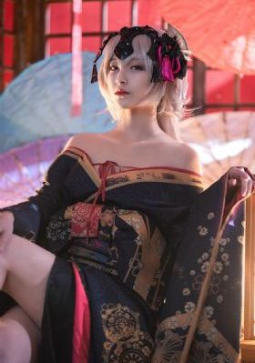 怪物的粗大撞进去了h视频